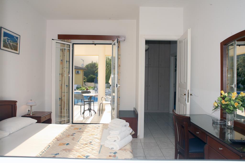 Iliaktida Studio-Villas Frinion Room photo